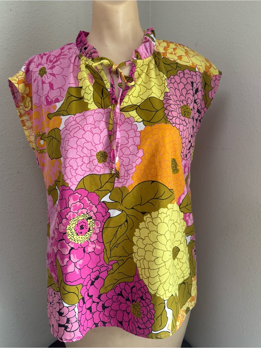 THML Sienna Sleeveless Floral Pink and Multi-Color Top Size S - Picture 3 of 9